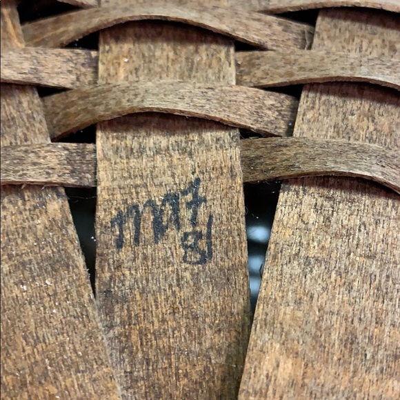 Longaberger Collection 1981 dark stain Basket - Picture 3 of 4